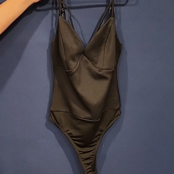 Body By Guess - Picture 1 of 2